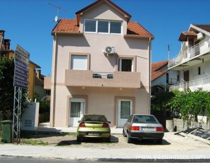 Apartments Tivat Music (középen), Magán szállás a községben Tivat, Montenegró